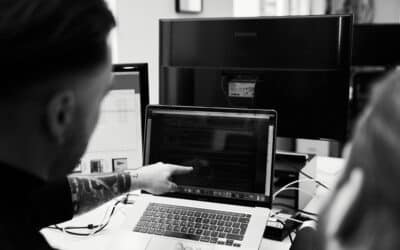 Website-Agentur beauftragen oder Website selbst machen?